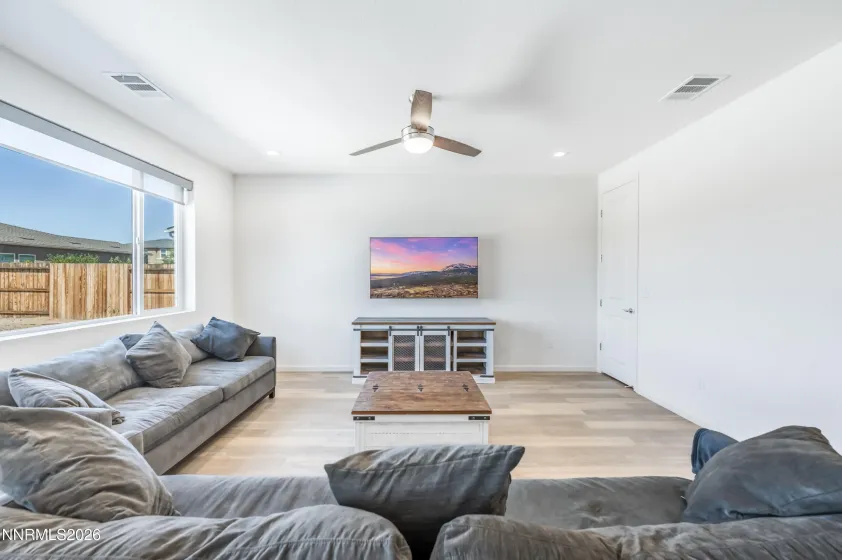 8007 Furnace Creek, Sparks, Nevada 89436, 4 Bedrooms Bedrooms, ,3 BathroomsBathrooms,Residential,Residential,Furnace Creek,0,260011657