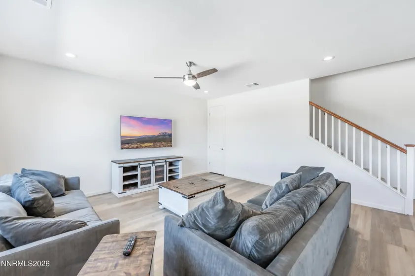 8007 Furnace Creek, Sparks, Nevada 89436, 4 Bedrooms Bedrooms, ,3 BathroomsBathrooms,Residential,Residential,Furnace Creek,0,260011657