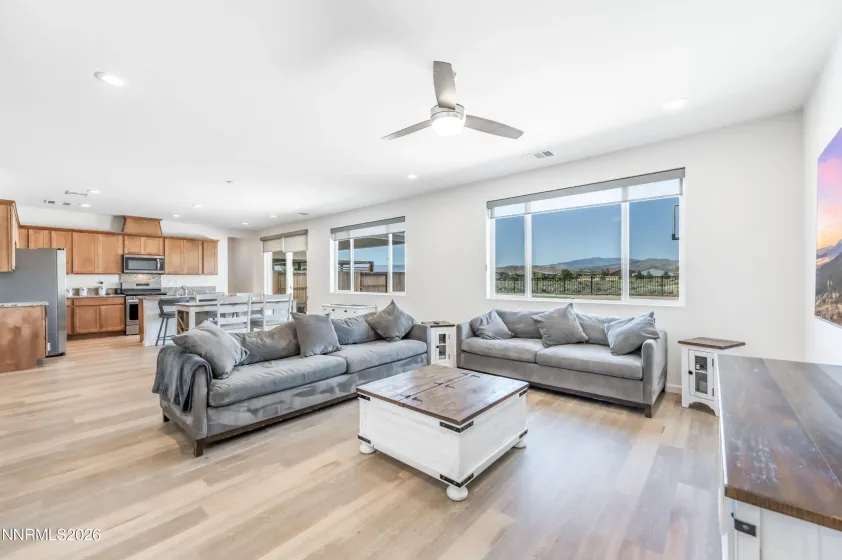 8007 Furnace Creek, Sparks, Nevada 89436, 4 Bedrooms Bedrooms, ,3 BathroomsBathrooms,Residential,Residential,Furnace Creek,0,260011657