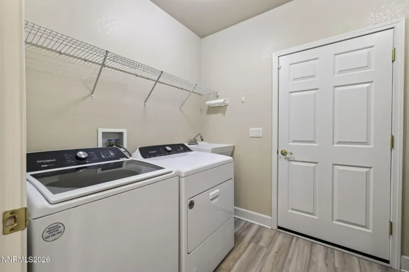 1487 Longfellow, Gardnerville, Nevada 89410, 3 Bedrooms Bedrooms, ,2 BathroomsBathrooms,Residential,Residential,Longfellow,0,260011668