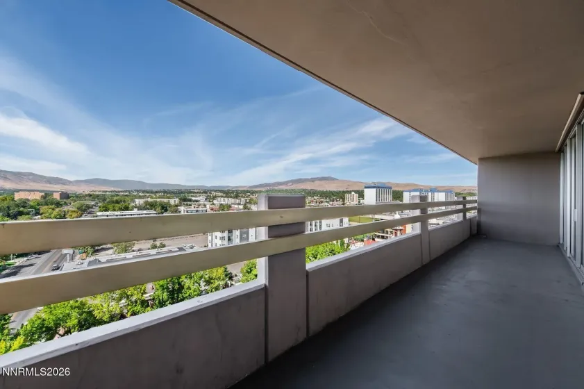 100 Arlington, Reno, Nevada 89501, 1 Bedroom Bedrooms, ,2 BathroomsBathrooms,Residential,Residential,Arlington,0,260011669