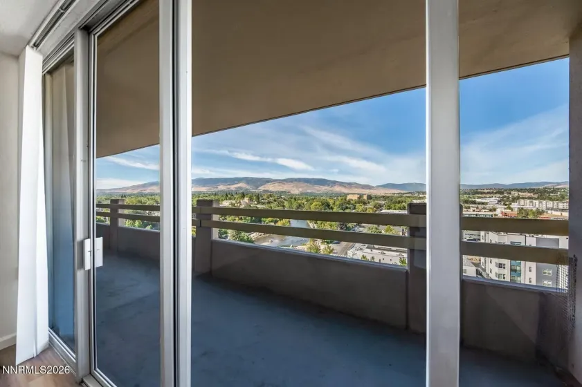100 Arlington, Reno, Nevada 89501, 1 Bedroom Bedrooms, ,2 BathroomsBathrooms,Residential,Residential,Arlington,0,260011669