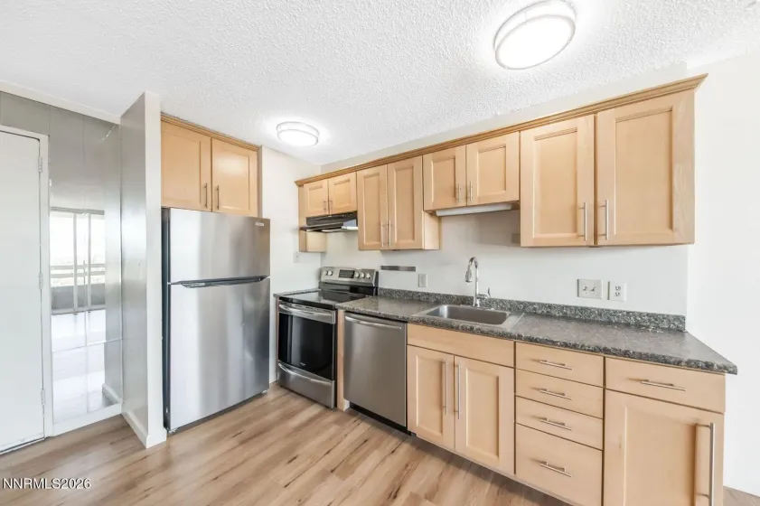 100 Arlington, Reno, Nevada 89501, 1 Bedroom Bedrooms, ,2 BathroomsBathrooms,Residential,Residential,Arlington,0,260011669