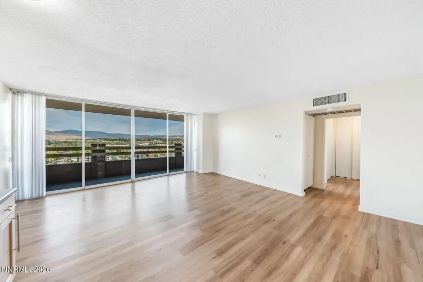 100 Arlington, Reno, Nevada 89501, 1 Bedroom Bedrooms, ,2 BathroomsBathrooms,Residential,Residential,Arlington,0,260011669