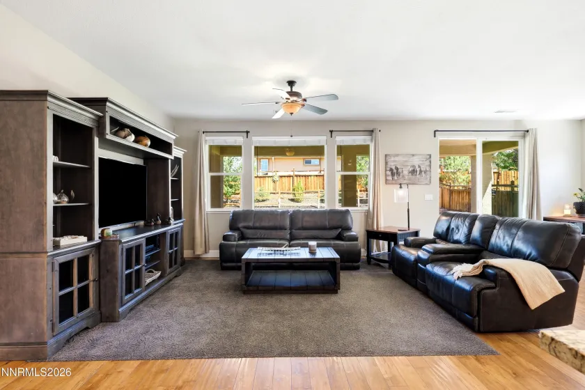 4270 Matter, Sparks, Nevada 89436, 3 Bedrooms Bedrooms, ,2 BathroomsBathrooms,Residential,Residential,Matter,0,260011687