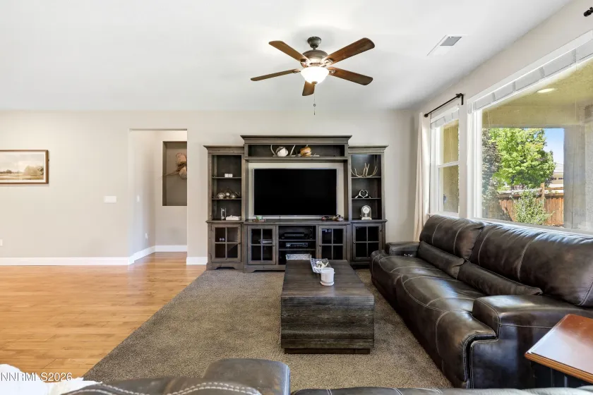 4270 Matter, Sparks, Nevada 89436, 3 Bedrooms Bedrooms, ,2 BathroomsBathrooms,Residential,Residential,Matter,0,260011687