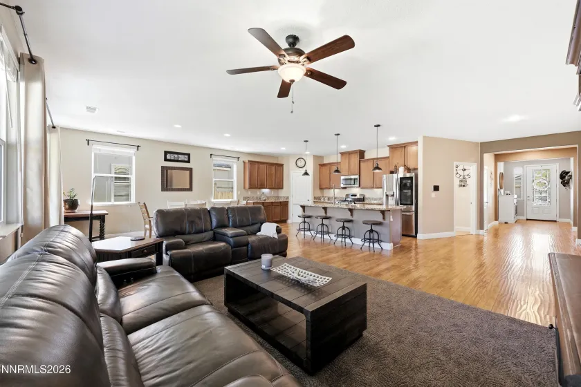 4270 Matter, Sparks, Nevada 89436, 3 Bedrooms Bedrooms, ,2 BathroomsBathrooms,Residential,Residential,Matter,0,260011687