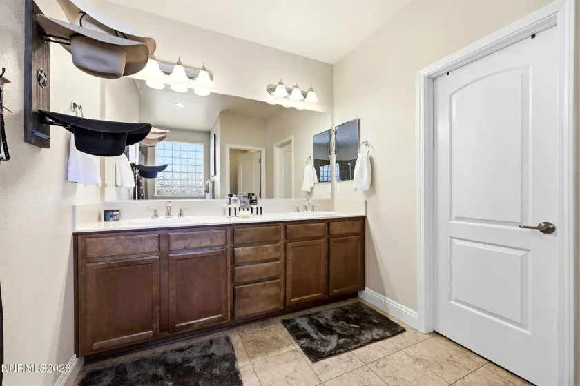 4270 Matter, Sparks, Nevada 89436, 3 Bedrooms Bedrooms, ,2 BathroomsBathrooms,Residential,Residential,Matter,0,260011687