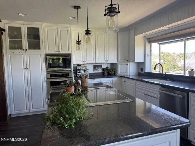 1547 Kestrel, Reno, Nevada 89509, 5 Bedrooms Bedrooms, ,4 BathroomsBathrooms,Residential,Residential,Kestrel,0,260011797