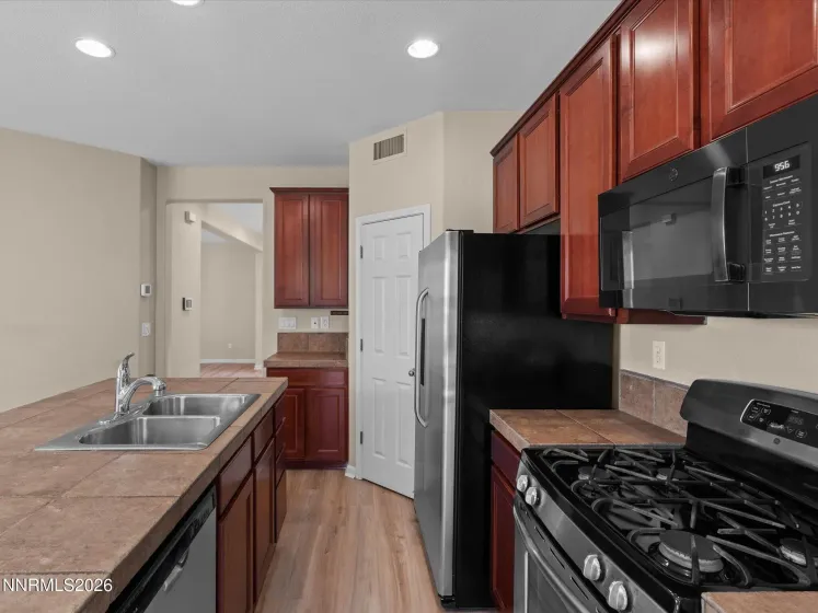 7057 Sacred, Sparks, Nevada 89436, 4 Bedrooms Bedrooms, ,3 BathroomsBathrooms,Residential,Residential,Sacred,0,260011807