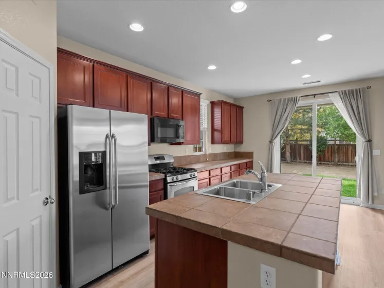 7057 Sacred, Sparks, Nevada 89436, 4 Bedrooms Bedrooms, ,3 BathroomsBathrooms,Residential,Residential,Sacred,0,260011807