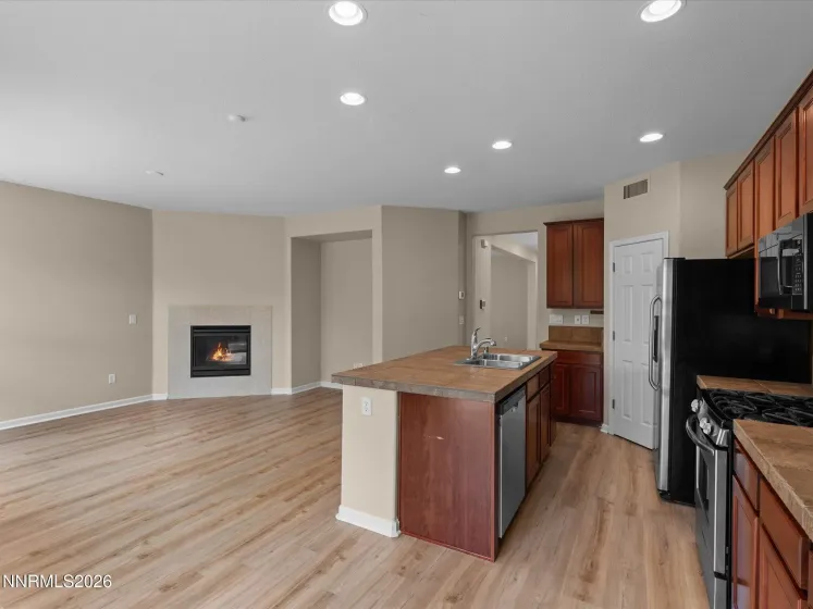 7057 Sacred, Sparks, Nevada 89436, 4 Bedrooms Bedrooms, ,3 BathroomsBathrooms,Residential,Residential,Sacred,0,260011807