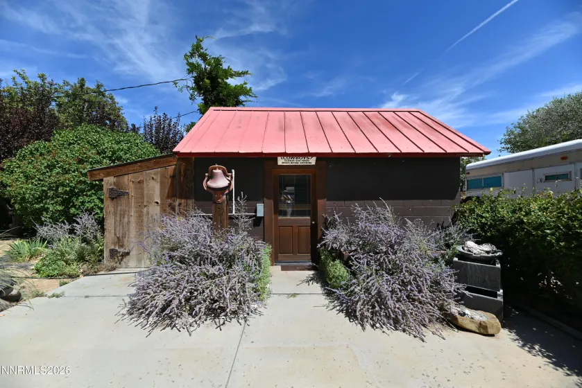 Guest house with a bath house