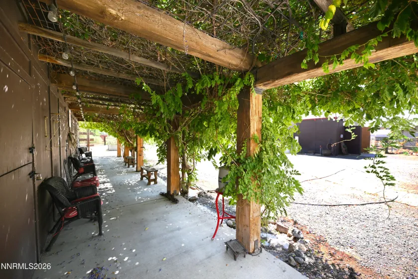 4 stall shed row