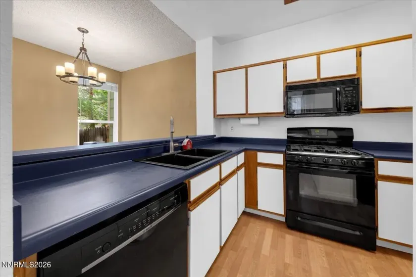 4062 Snowshoe, Reno, Nevada 89502, 2 Bedrooms Bedrooms, ,3 BathroomsBathrooms,Residential,Residential,Snowshoe,0,260011828