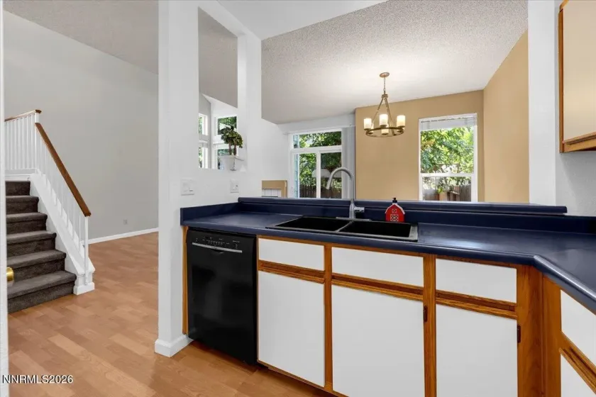 4062 Snowshoe, Reno, Nevada 89502, 2 Bedrooms Bedrooms, ,3 BathroomsBathrooms,Residential,Residential,Snowshoe,0,260011828
