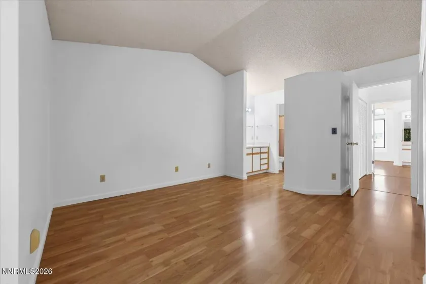 4062 Snowshoe, Reno, Nevada 89502, 2 Bedrooms Bedrooms, ,3 BathroomsBathrooms,Residential,Residential,Snowshoe,0,260011828