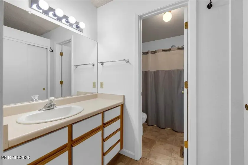 4062 Snowshoe, Reno, Nevada 89502, 2 Bedrooms Bedrooms, ,3 BathroomsBathrooms,Residential,Residential,Snowshoe,0,260011828
