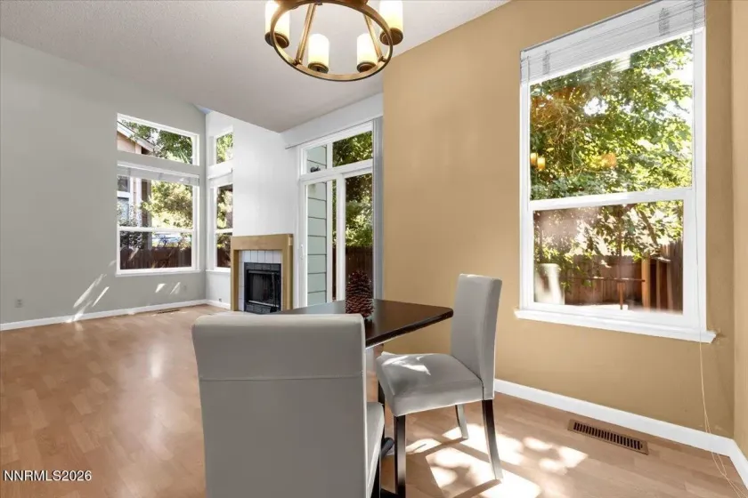4062 Snowshoe, Reno, Nevada 89502, 2 Bedrooms Bedrooms, ,3 BathroomsBathrooms,Residential,Residential,Snowshoe,0,260011828