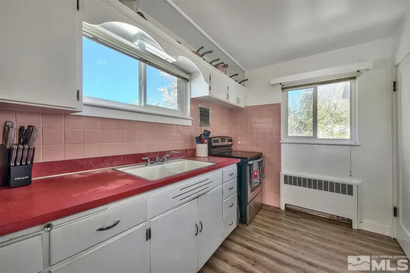 1144 Buena Vista, Reno, Nevada 89503, 4 Bedrooms Bedrooms, ,2 BathroomsBathrooms,Residential,Residential,Buena Vista,0,260011835
