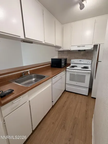 2750 Plumas, Reno, Nevada 89509, 2 Bedrooms Bedrooms, ,2 BathroomsBathrooms,Residential,Residential,Plumas,0,260011836