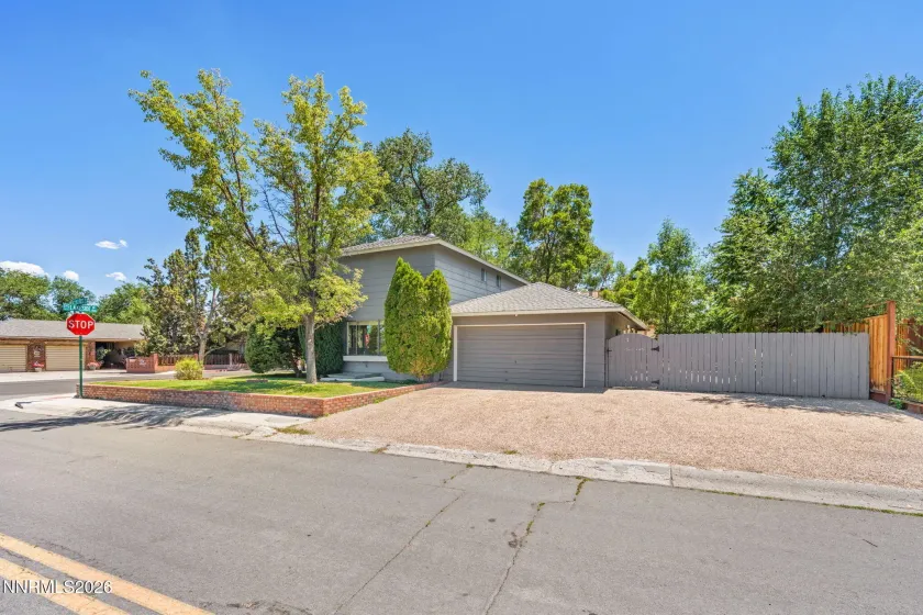 1945 Lakeside, Reno, Nevada 89509, 3 Bedrooms Bedrooms, ,3 BathroomsBathrooms,Residential,Residential,Lakeside,0,260011839