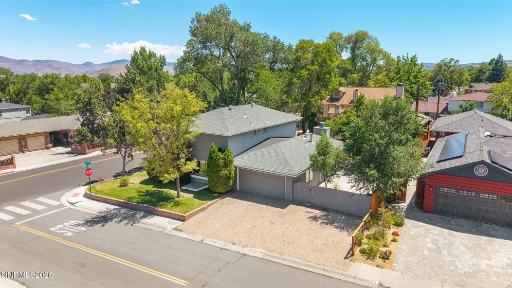 1945 Lakeside, Reno, Nevada 89509, 3 Bedrooms Bedrooms, ,3 BathroomsBathrooms,Residential,Residential,Lakeside,0,260011839