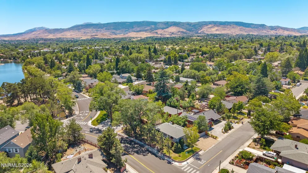 1945 Lakeside, Reno, Nevada 89509, 3 Bedrooms Bedrooms, ,3 BathroomsBathrooms,Residential,Residential,Lakeside,0,260011839