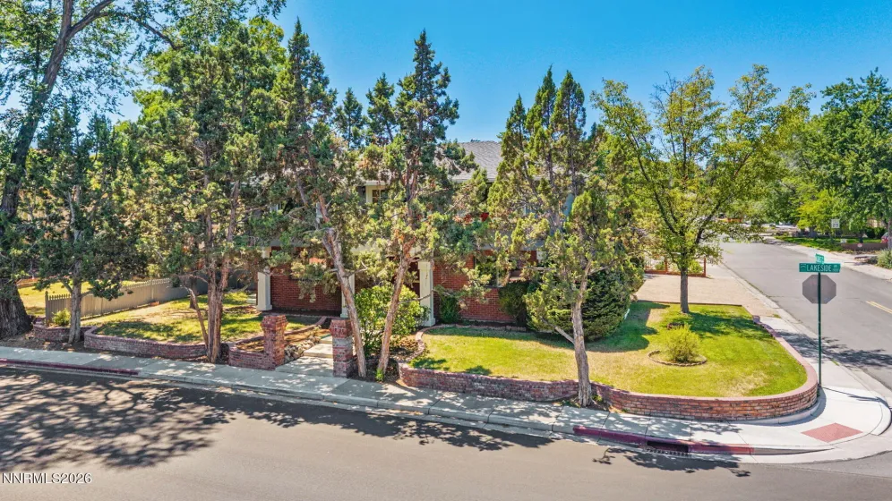 1945 Lakeside, Reno, Nevada 89509, 3 Bedrooms Bedrooms, ,3 BathroomsBathrooms,Residential,Residential,Lakeside,0,260011839
