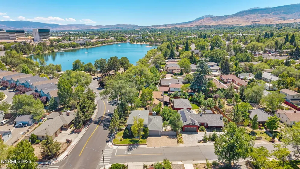 1945 Lakeside, Reno, Nevada 89509, 3 Bedrooms Bedrooms, ,3 BathroomsBathrooms,Residential,Residential,Lakeside,0,260011839