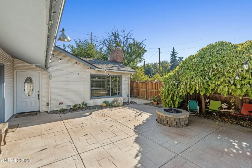 1647 F, Sparks, Nevada 89431, 3 Bedrooms Bedrooms, ,2 BathroomsBathrooms,Residential,Residential,F,0,260011833