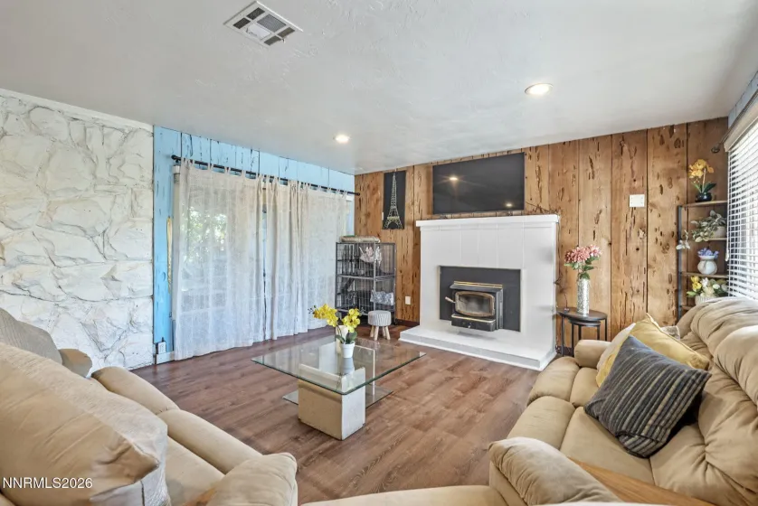 1647 F, Sparks, Nevada 89431, 3 Bedrooms Bedrooms, ,2 BathroomsBathrooms,Residential,Residential,F,0,260011833