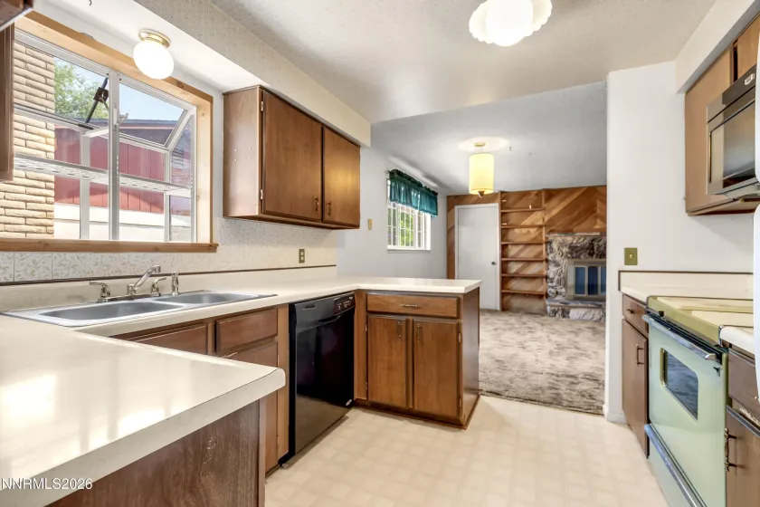4125 Edrie, Reno, Nevada 89502, 4 Bedrooms Bedrooms, ,2 BathroomsBathrooms,Residential,Residential,Edrie,0,260011847