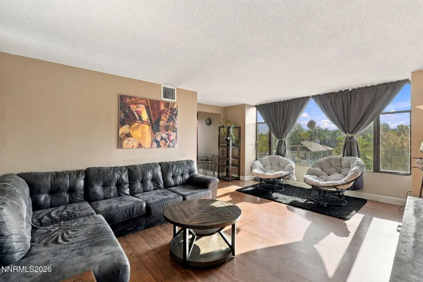 280 Island, Reno, Nevada 89501, 1 Bedroom Bedrooms, ,1 BathroomBathrooms,Residential,Residential,Island,0,260011861