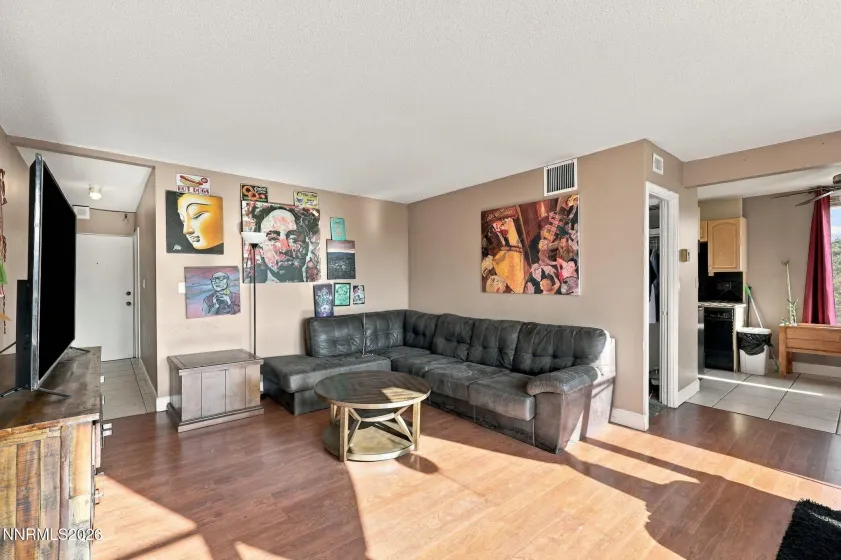 280 Island, Reno, Nevada 89501, 1 Bedroom Bedrooms, ,1 BathroomBathrooms,Residential,Residential,Island,0,260011861