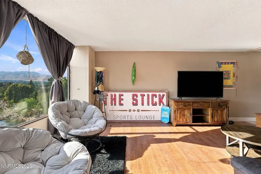 280 Island, Reno, Nevada 89501, 1 Bedroom Bedrooms, ,1 BathroomBathrooms,Residential,Residential,Island,0,260011861