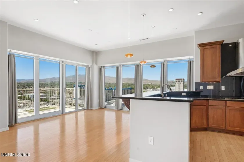 200 2nd, Reno, Nevada 89501, 3 Bedrooms Bedrooms, ,3 BathroomsBathrooms,Residential,Residential,2nd,0,260005943