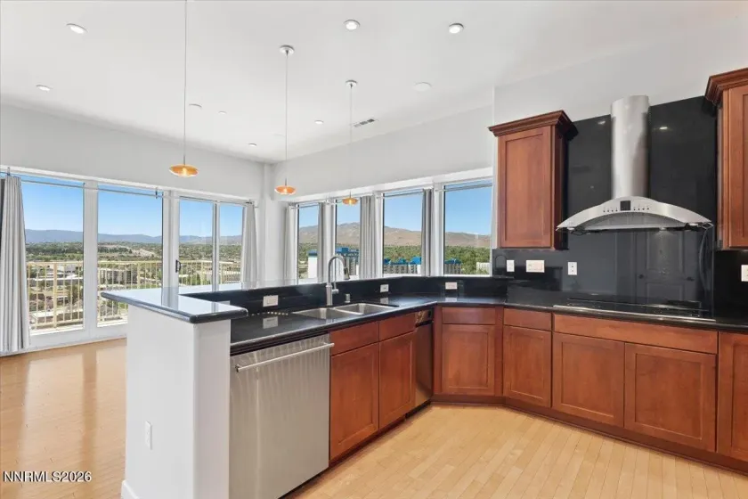200 2nd, Reno, Nevada 89501, 3 Bedrooms Bedrooms, ,3 BathroomsBathrooms,Residential,Residential,2nd,0,260005943