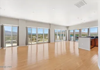 200 2nd, Reno, Nevada 89501, 3 Bedrooms Bedrooms, ,3 BathroomsBathrooms,Residential,Residential,2nd,0,260005943