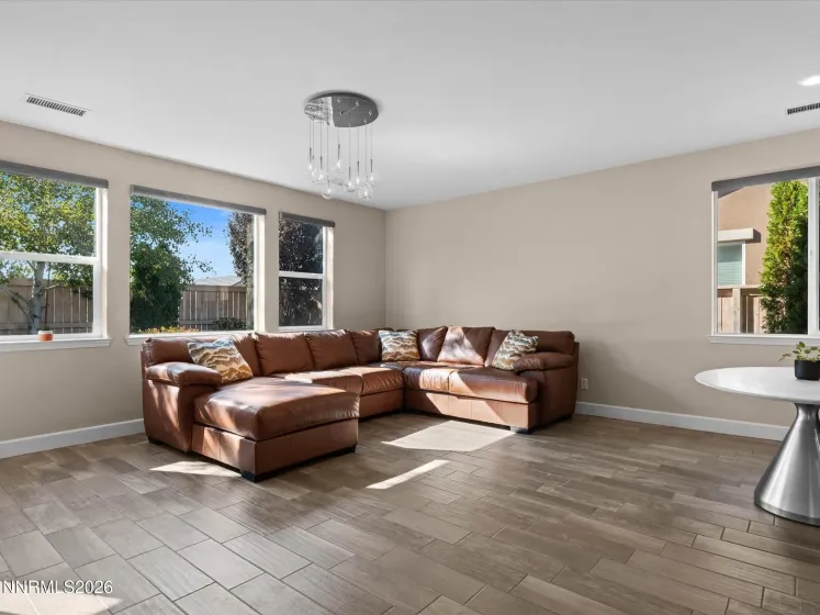 10131 Quintana, Reno, Nevada 89521, 3 Bedrooms Bedrooms, ,2 BathroomsBathrooms,Residential,Residential,Quintana,0,260011889