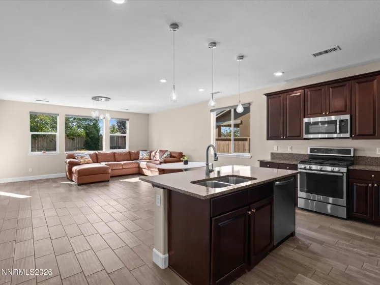 10131 Quintana, Reno, Nevada 89521, 3 Bedrooms Bedrooms, ,2 BathroomsBathrooms,Residential,Residential,Quintana,0,260011889