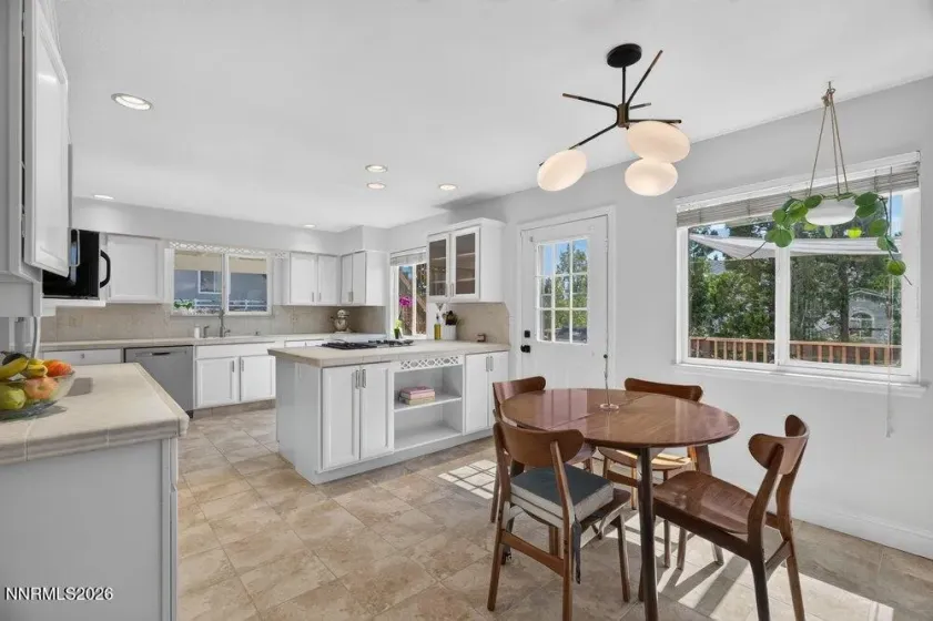 800 University Park, Reno, Nevada 89512, 4 Bedrooms Bedrooms, ,3 BathroomsBathrooms,Residential,Residential,University Park,0,260011890