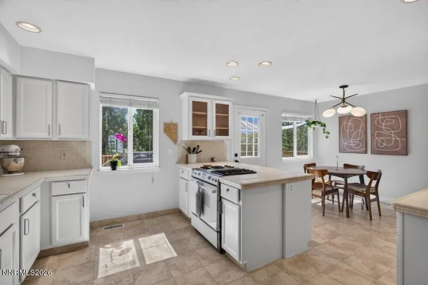 800 University Park, Reno, Nevada 89512, 4 Bedrooms Bedrooms, ,3 BathroomsBathrooms,Residential,Residential,University Park,0,260011890