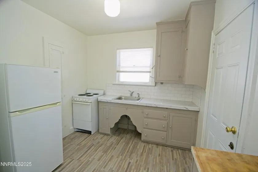 60 1/2 Boyd, Reno, Nevada 89503, 1 Bedroom Bedrooms, ,1 BathroomBathrooms,Residential Lease,Manufactured,Boyd,0,260011922