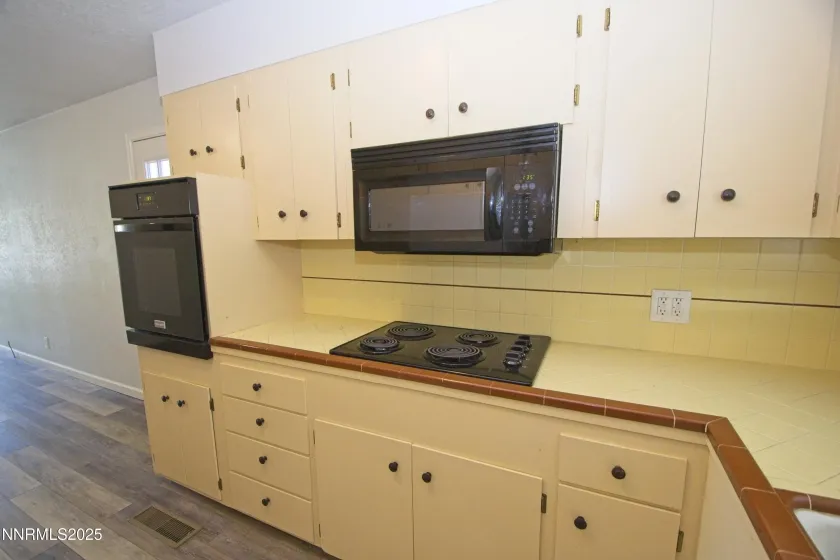 3103 Lakeside, Reno, Nevada 89509, 2 Bedrooms Bedrooms, ,1 BathroomBathrooms,Residential Lease,Manufactured,Lakeside,0,260011923