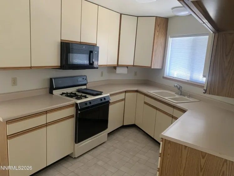3285 Socrates, Reno, Nevada 89512, 4 Bedrooms Bedrooms, ,3 BathroomsBathrooms,Residential,Residential,Socrates,0,260011928