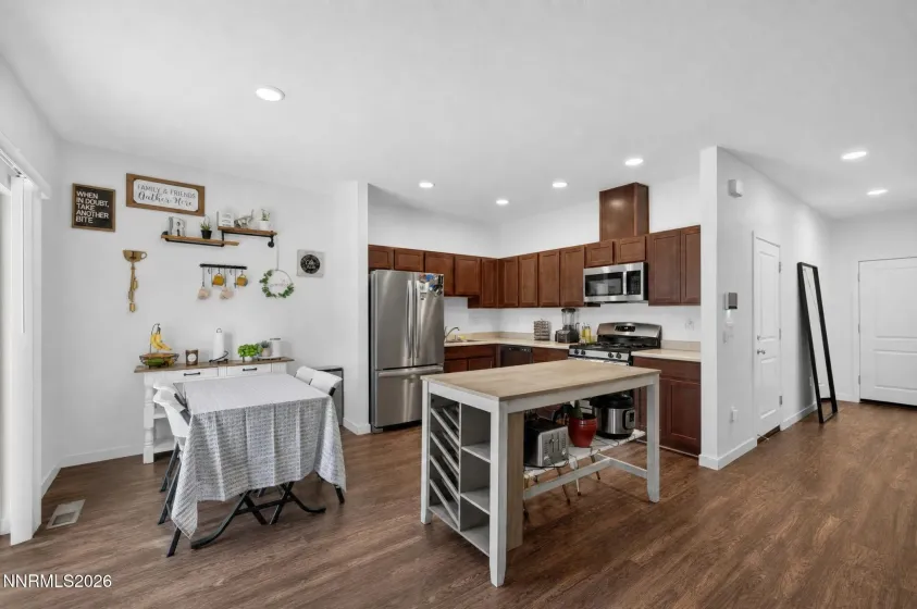 237 Goss, Dayton, Nevada 89403, 3 Bedrooms Bedrooms, ,3 BathroomsBathrooms,Residential,Residential,Goss,0,260011930