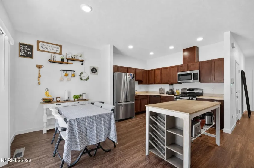 237 Goss, Dayton, Nevada 89403, 3 Bedrooms Bedrooms, ,3 BathroomsBathrooms,Residential,Residential,Goss,0,260011930