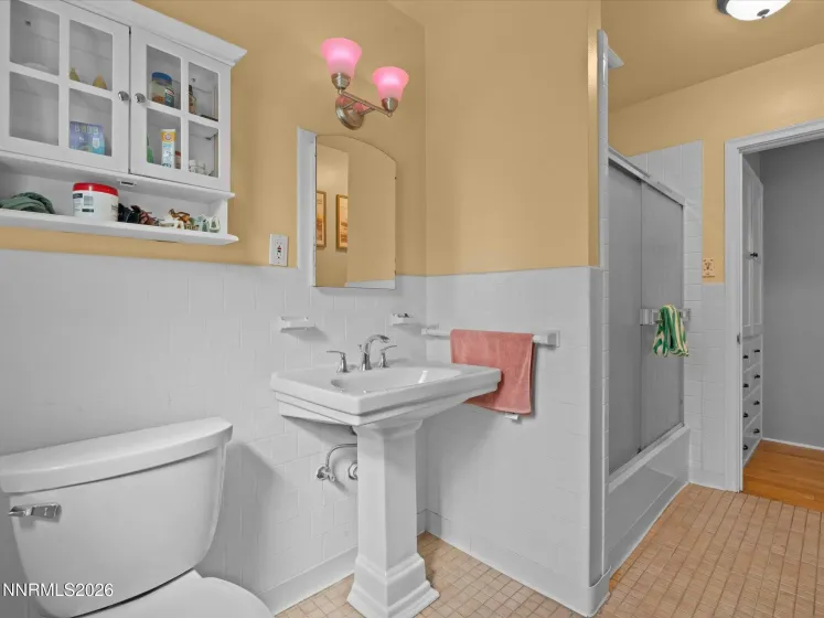 341 Arroyo, Reno, Nevada 89509, 4 Bedrooms Bedrooms, ,4 BathroomsBathrooms,Residential Income,Residential,Arroyo,0,260011940