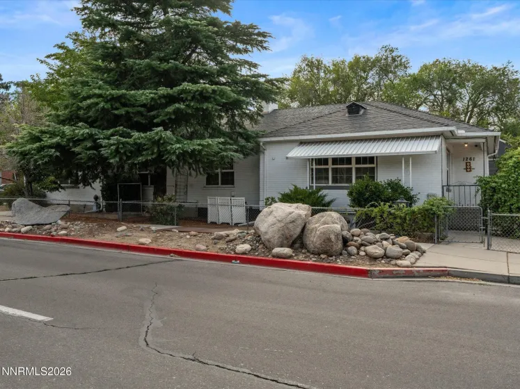 341 Arroyo, Reno, Nevada 89509, 4 Bedrooms Bedrooms, ,4 BathroomsBathrooms,Residential Income,Residential,Arroyo,0,260011940